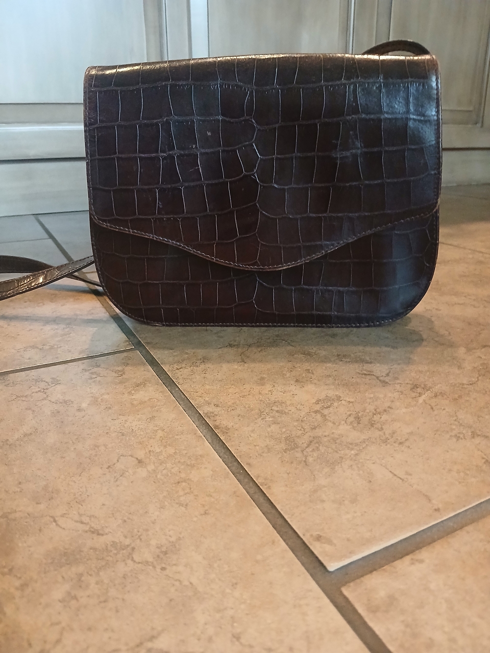 Liz Claiborne Dark Brown Croc-Embossed Leather Crossbody
